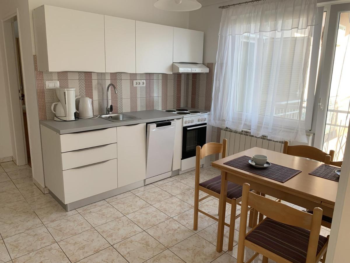Apartments With A Parking Space Rabac, Labin - 7410 Extérieur photo